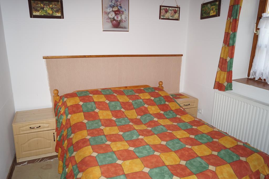 Cseresznyes Vendeghaz Szomolya Buitenkant foto